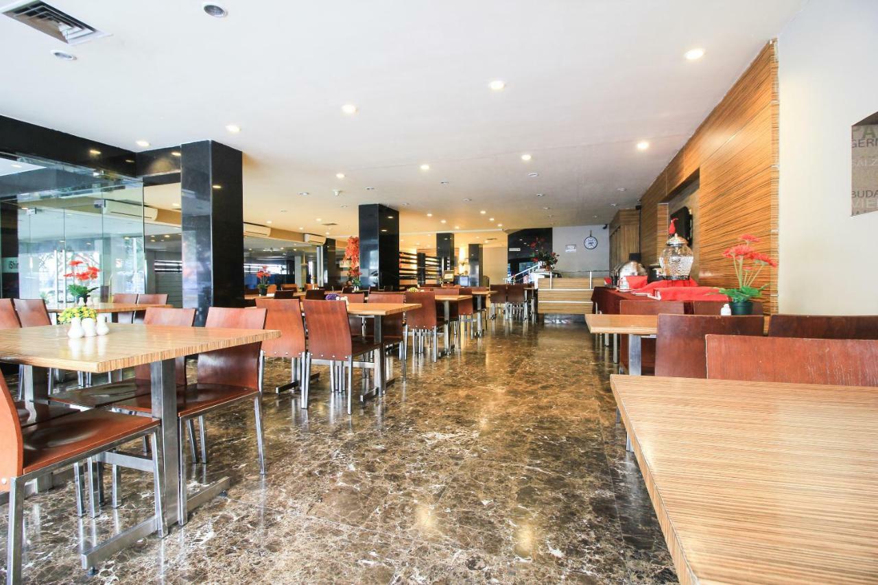 Aston Pekanbaru City Hotel Ngoại thất bức ảnh